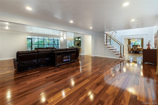 Foto del edificio - 12 Bolton Dr