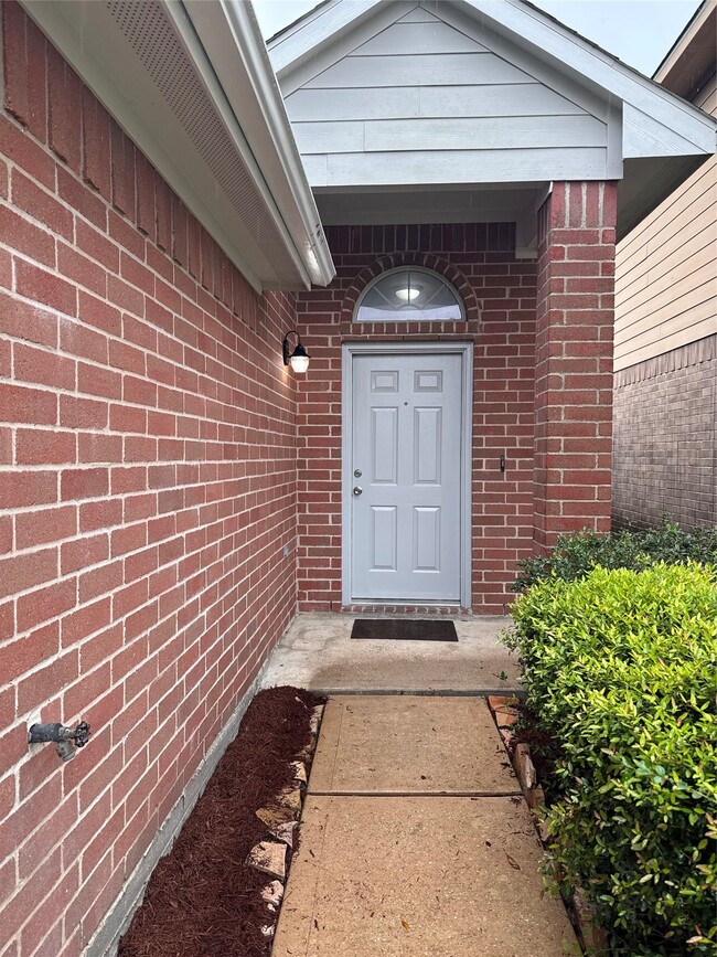 Building Photo - 13018 Maile Park Dr