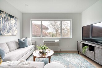 Building Photo - 4980 N Vancouver Ave