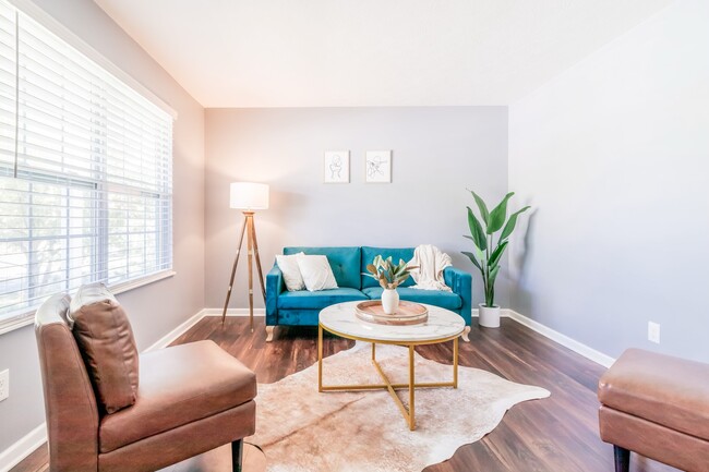Building Photo - 533 Sunbury Meadows Dr