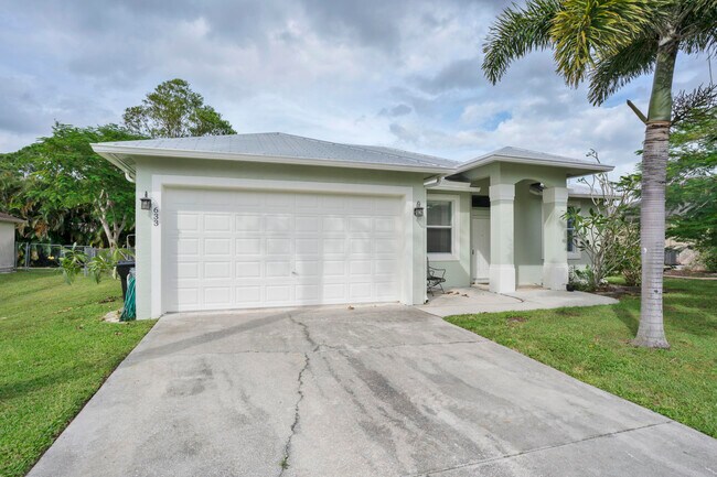 Foto del edificio - 633 SW Grove Ave