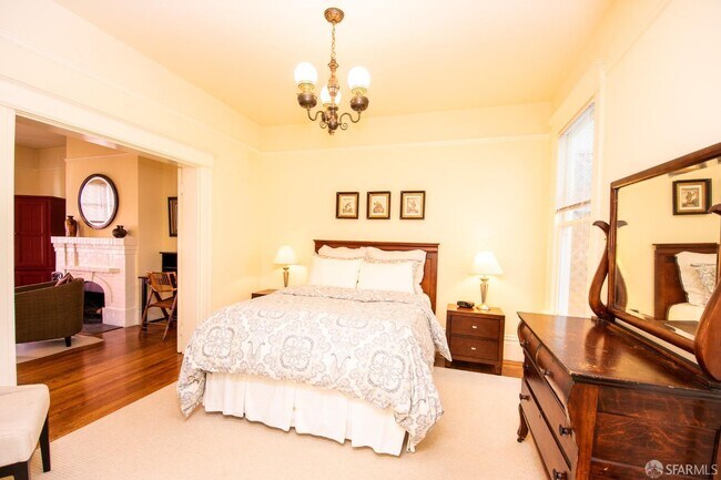 Building Photo - 48 Elgin Park