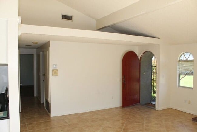 Building Photo - 405 Los Arbolitos Blvd