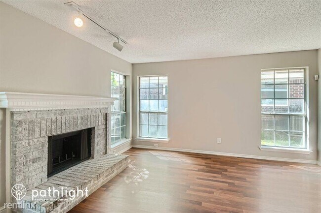 Foto del edificio - 3 br, 2.5 bath House - 4666 Essex Court UNIT