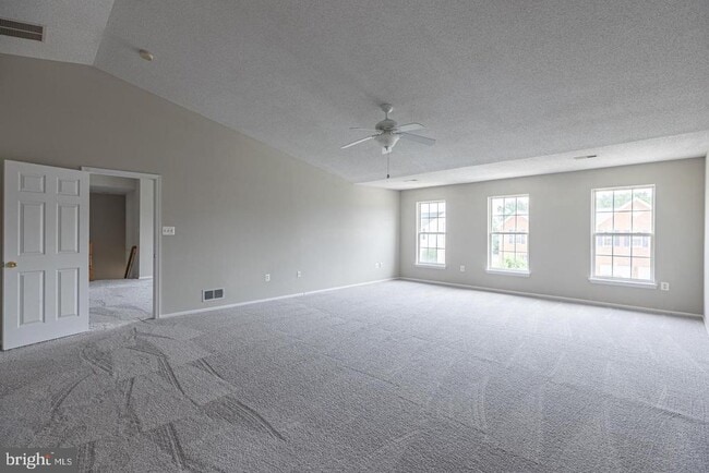 Building Photo - 8 Mintwood Dr