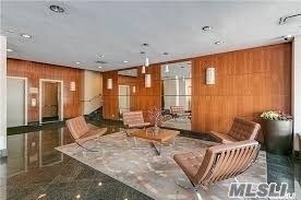 Foto principal - 59-30 108th St