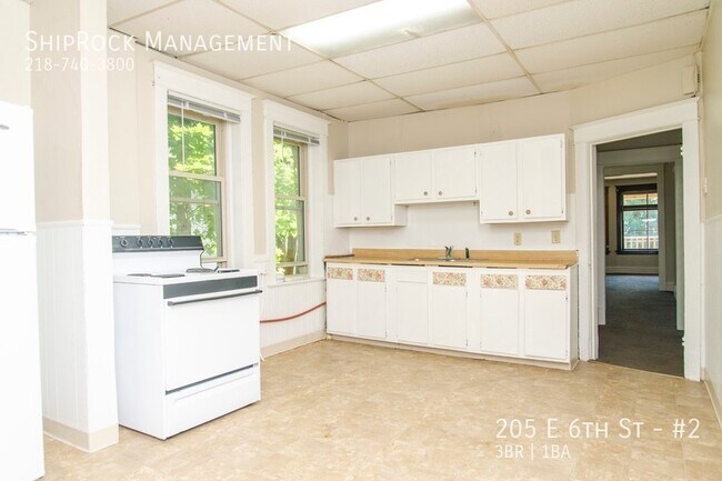Foto del edificio - 205 E 6th St