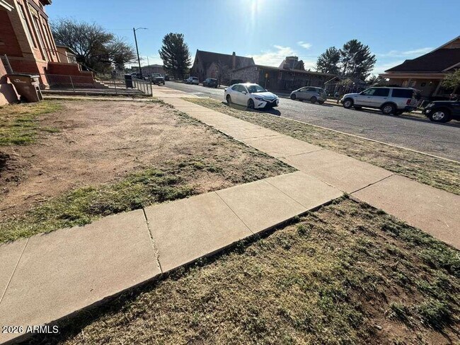 Foto del edificio - 716 11th St