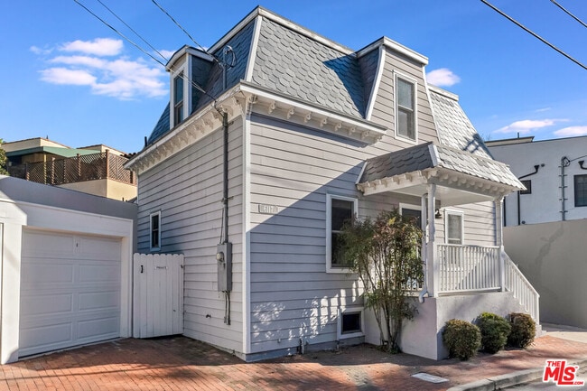 Foto del edificio - 6117 Glen Holly St