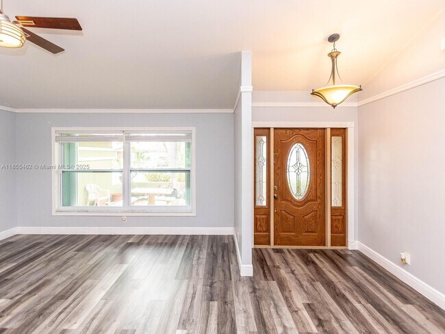 Building Photo - 9939 Majestic Way