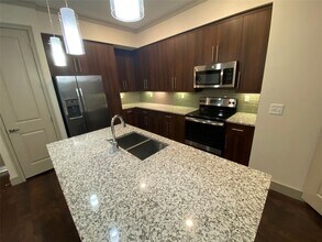 Building Photo - 1800 St Joseph Pkwy