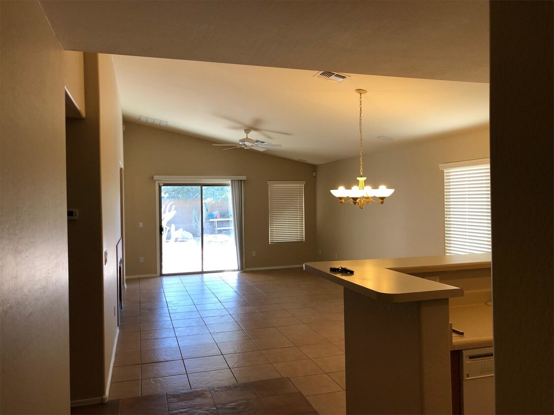 Foto principal - 33315 N Hidden Canyon Dr