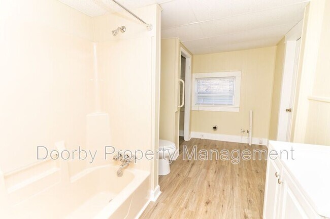 Foto del edificio - 2612 E 19th St