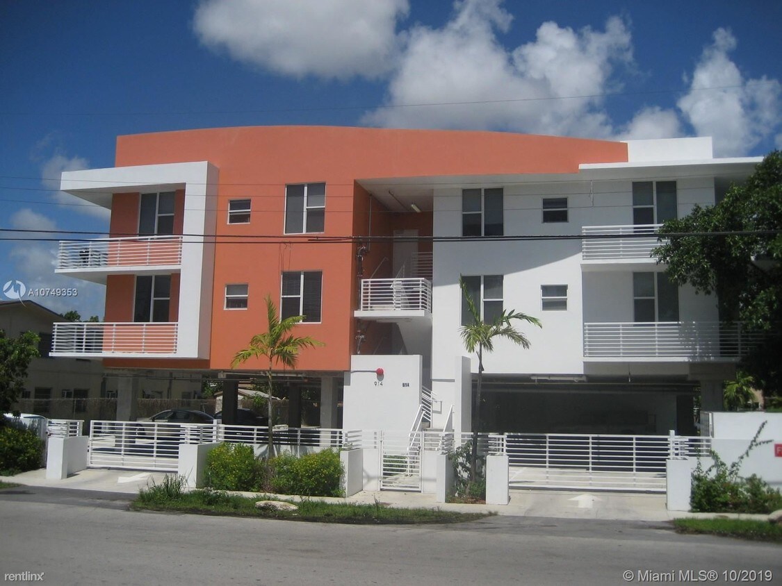 2 br, 1 bath - 914 SW 31st Ave - 2 br, 1 bath  - 914 SW 31st Ave