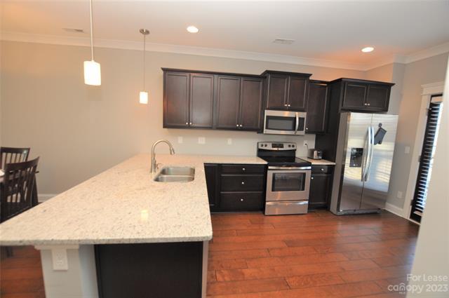 Building Photo - 507 Village Park Dr