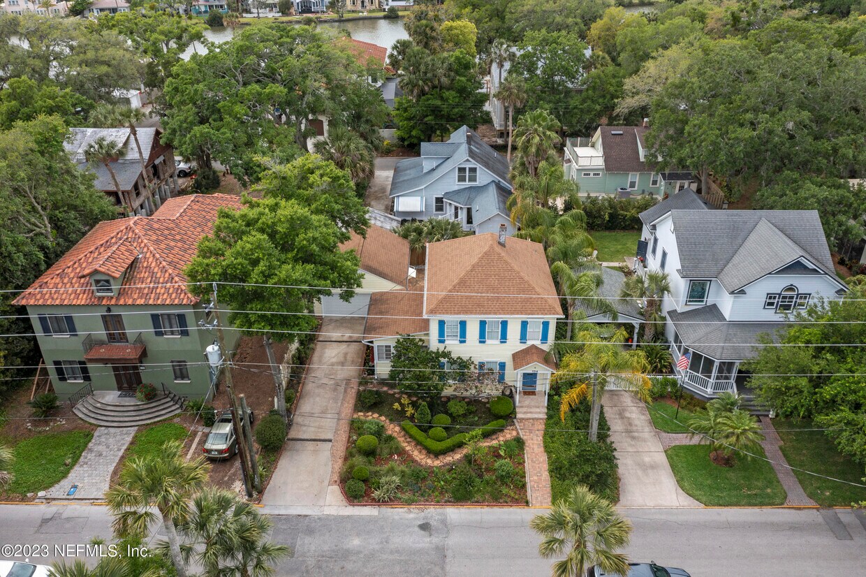 Primary Photo - 134 Marine St