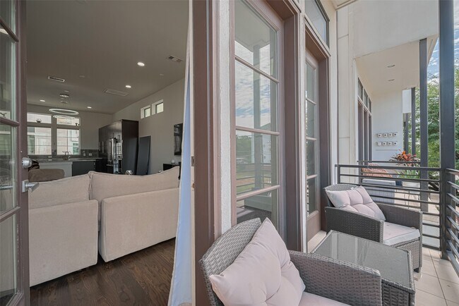 Foto del edificio - 1622 Ovid St