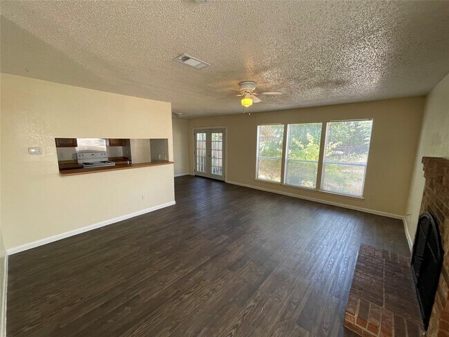Building Photo - 13349 Water Oak Ln