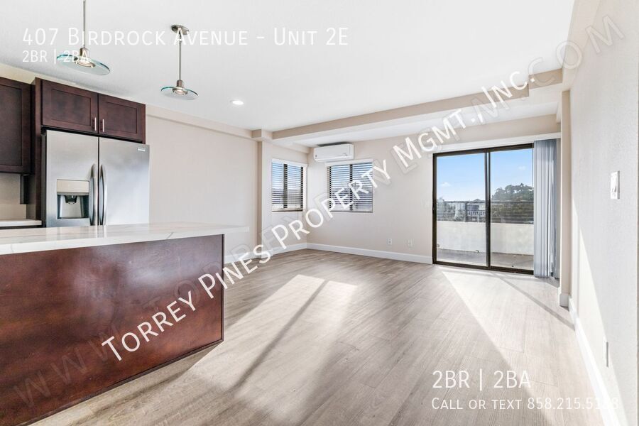 Foto principal - *2 WEEKS FREE!* 2 BR with W/D in Unit in a...