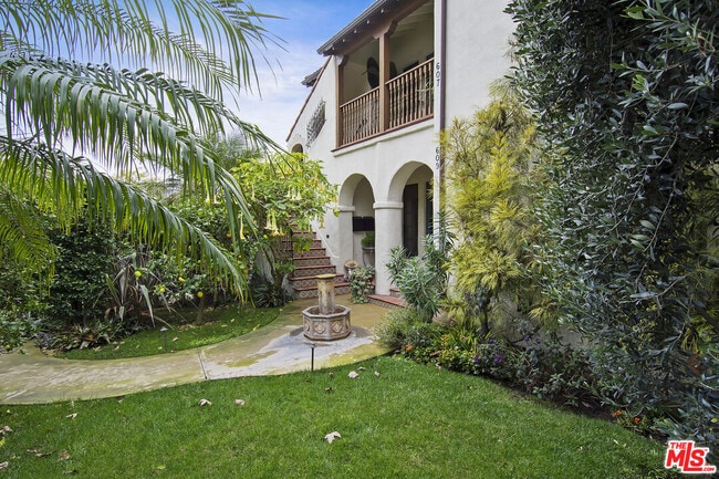 Foto del edificio - 607 N Kilkea Dr