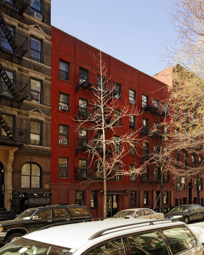 Building Photo - 120 E 4th St