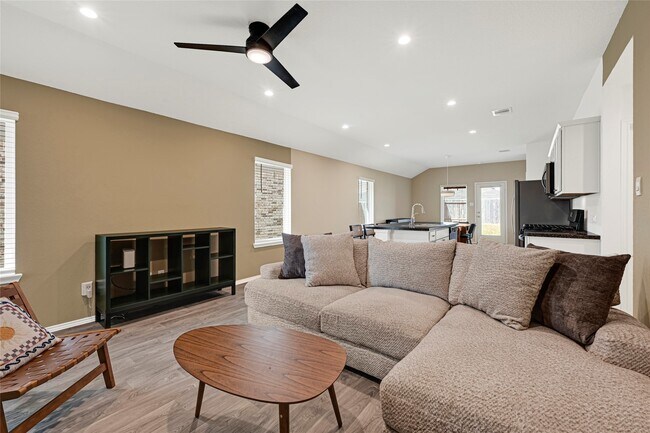 Foto del edificio - 24323 Elmwood Falls Dr