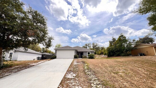 Building Photo - Beautiful 3/2 w/ office HOME in Deltona!!