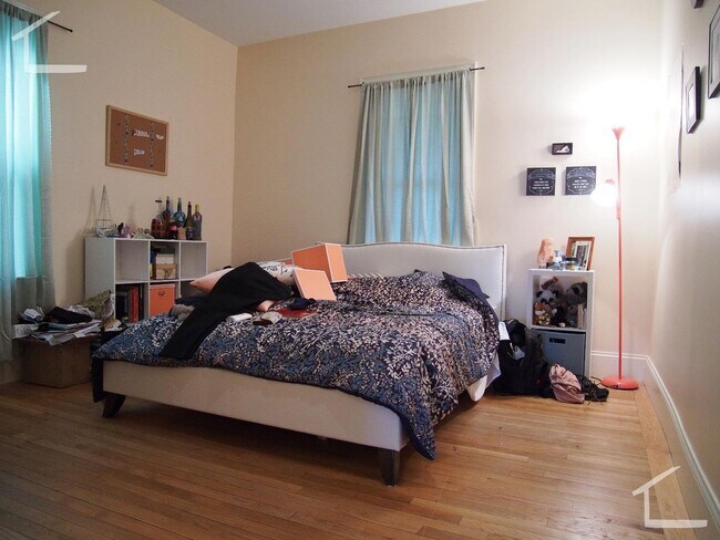 Building Photo - Great 2 bed