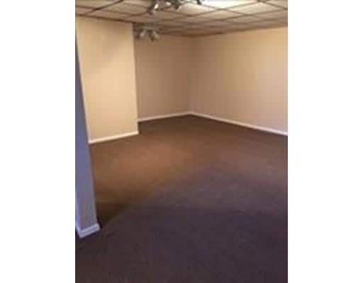 Building Photo - 30 Yorktown Ct