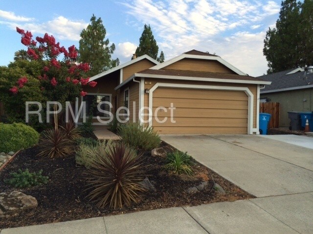 Foto principal - 102 Fairview Dr