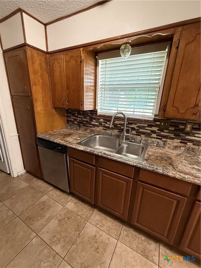 Foto del edificio - 2401 Ridglea Ct