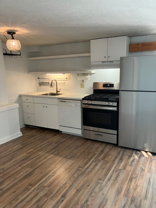 Building Photo - 4951 Lake Forrest Dr NW