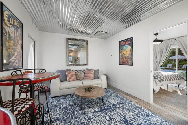 Foto del edificio - 15100 Sweetwater Ct