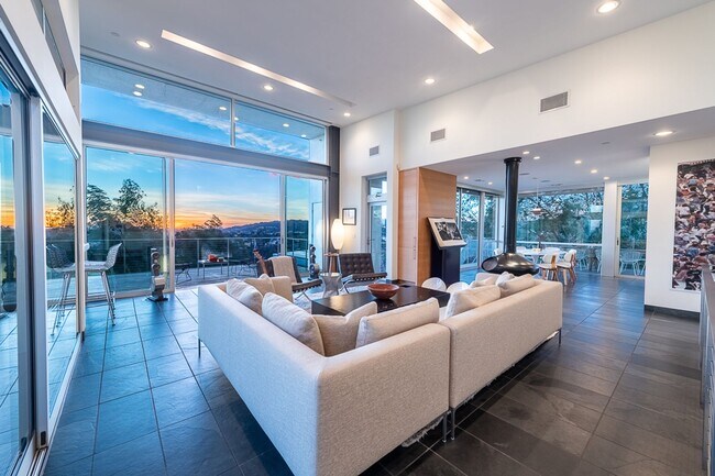 Foto del edificio - 2511 Wild Oak Dr