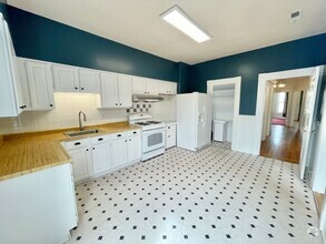 Building Photo - 545 8th Ave