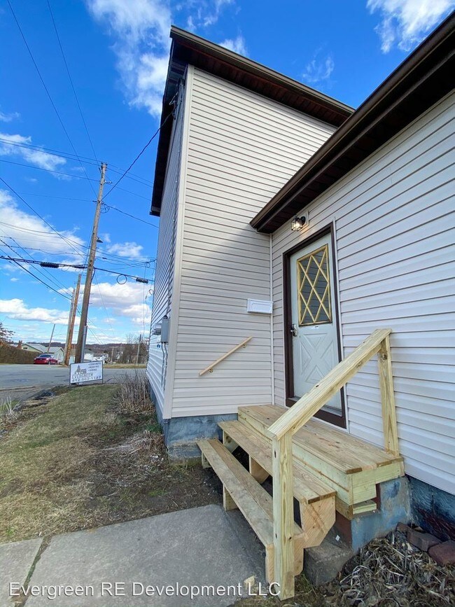 Building Photo - 347 Washington St