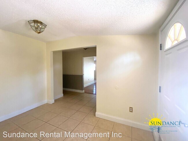 Building Photo - 3 br, 2 bath House - 5 Royal Palm Court