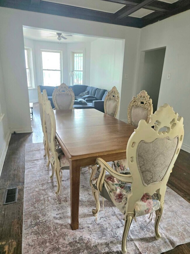 Foto del edificio - 4235 W Wilcox St