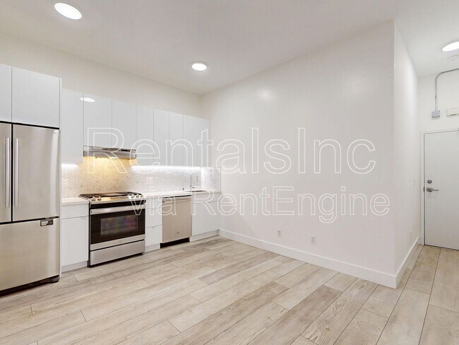 Foto del edificio - 759 6th Ave