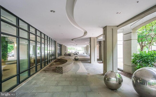 Foto del edificio - 8045 Newell St