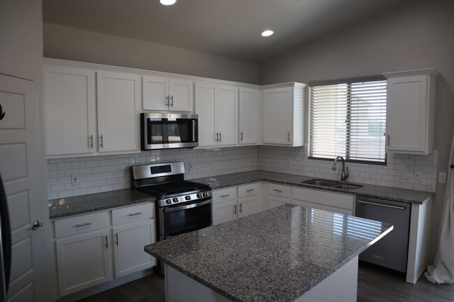 Building Photo - A Home You Have To See To Believe!!!