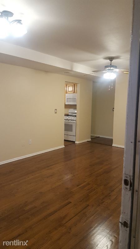 Building Photo - 2 br, 1 bath Condo - 110 College Drive