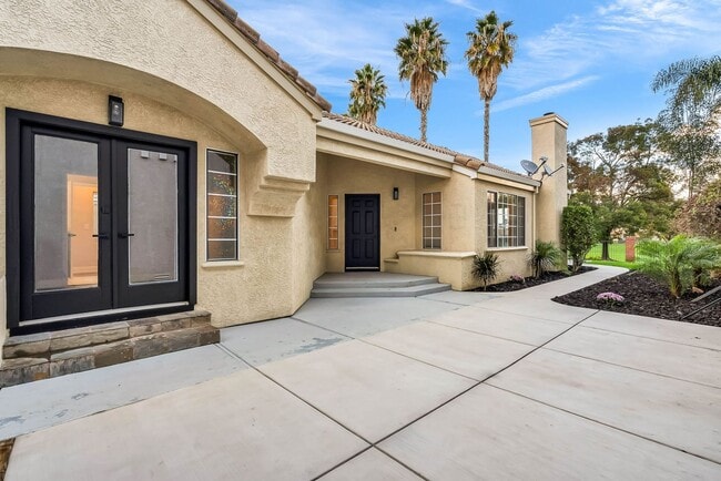 Building Photo - FANTASTIC REMODEL TOP TO BOTTOM...NEW KITCHEN AND BATHS!!