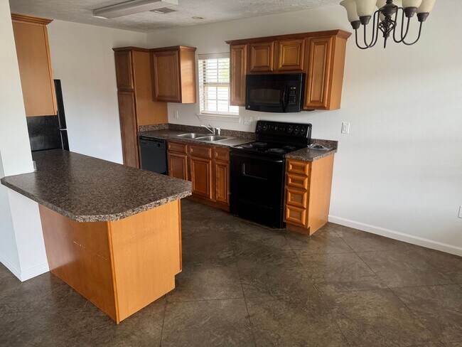 Foto del edificio - 2850 Longbow Ln