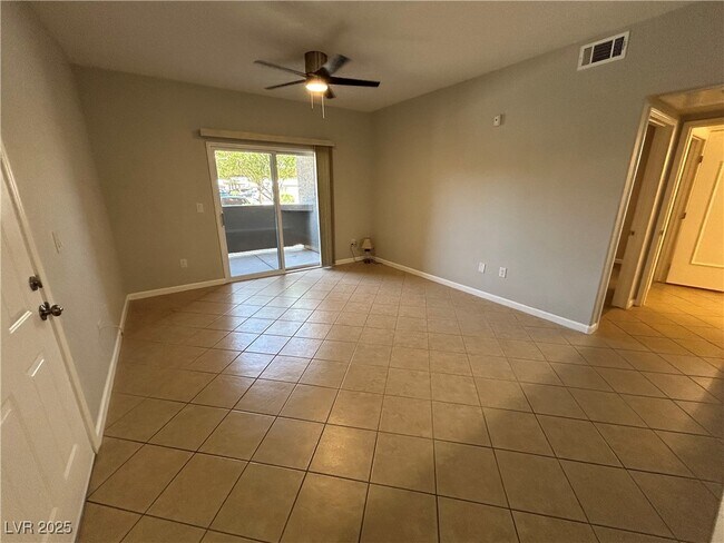 Foto del edificio - 6650 W Warm Springs Rd