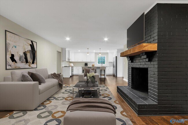 Building Photo - 4001 Granada Cir SE