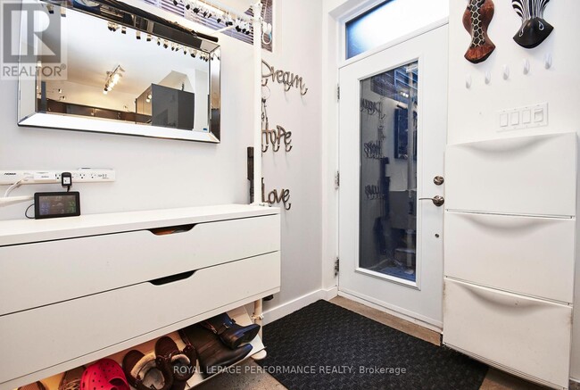 Building Photo - UNIT B - 82 THIRD AVENUE