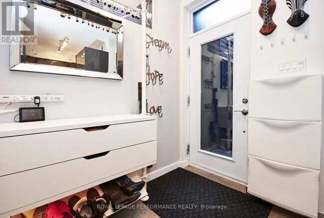 Photo du bâtiment - UNIT B - 82 THIRD AVENUE