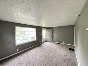 Building Photo - 1709 Huey St