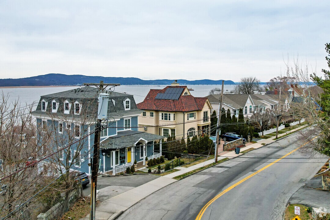 Dobbs Ferry